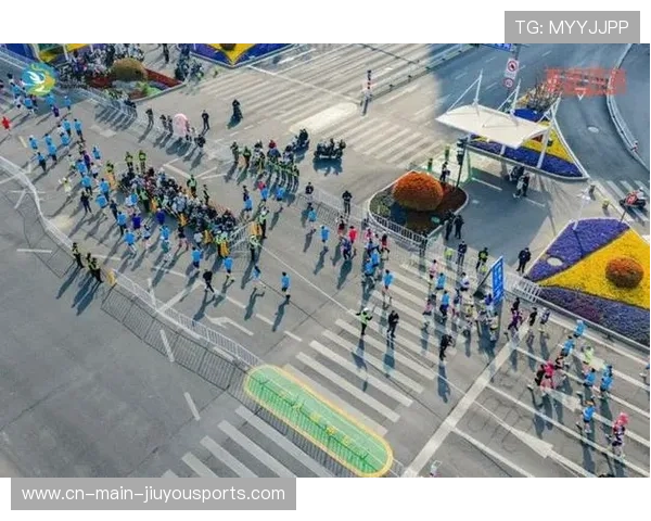 城市慢跑圈层形成带动周边服务业发展，城市跑步